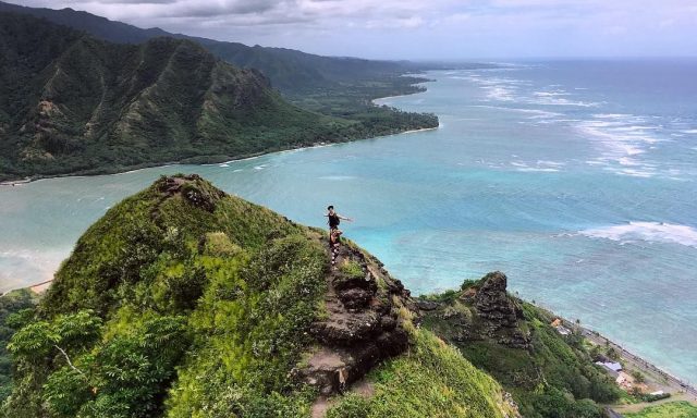 ハワイの人気トレッキングで200フィート転落、22歳女性が死亡のアイキャッチ画像