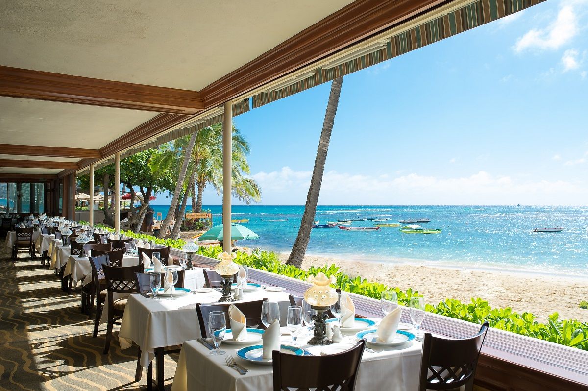 世界中のセレブリティが愛するワイキキで最も絵になるレストラン　ハワイ「ミッシェルズ・アット・ザ・コロニー・サーフ」