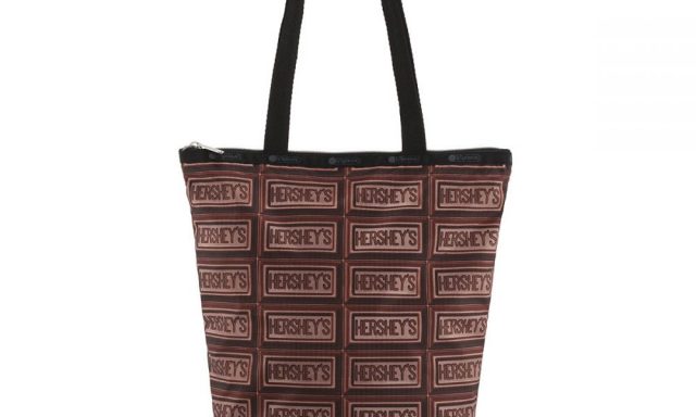 レスポートサックにスイートなチョコレートバッグが新登場！HERSHEY’S と初コラボのアイキャッチ画像